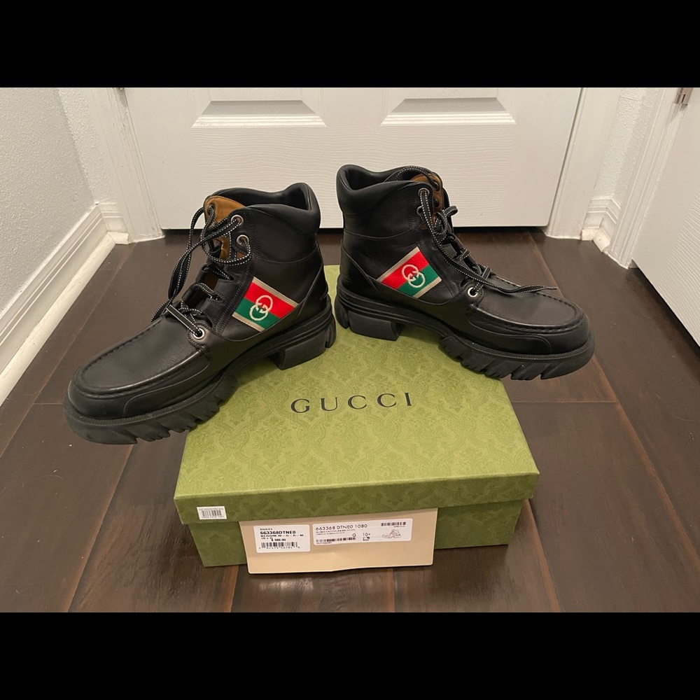 Gucci Men Boot Black Leather Size 11.5. Top quality with box almost new.